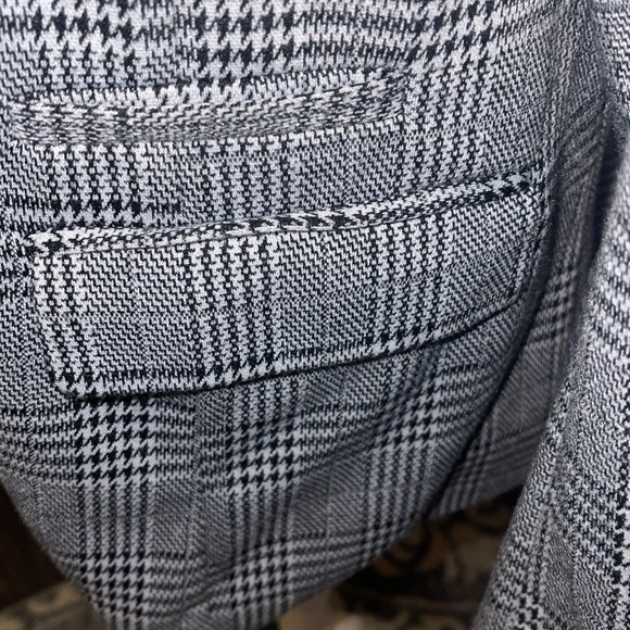 Plaid Blazer - Picture 5 of 8